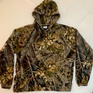 Columbia Men’s large camouflage pullover EUC